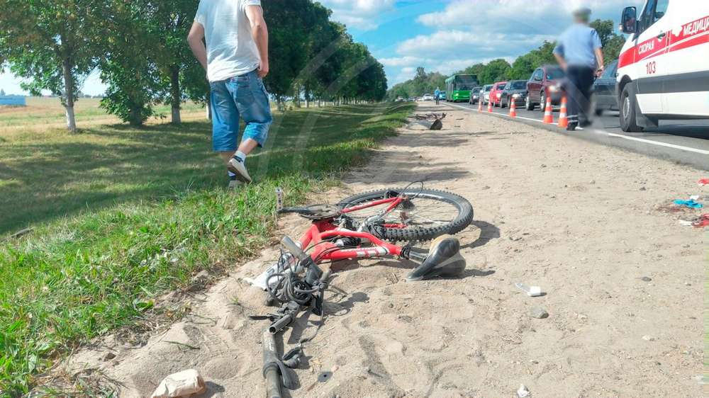 В Минске во дворе мотоциклист сбил восьмилетнюю девочку