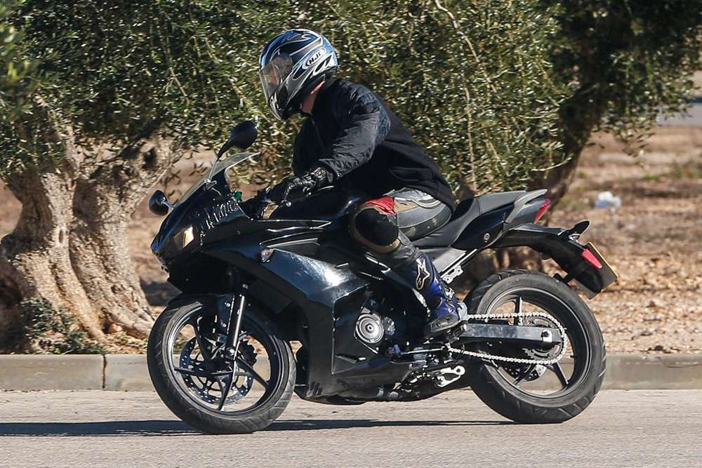 Первые фото Triumph Daytona 250