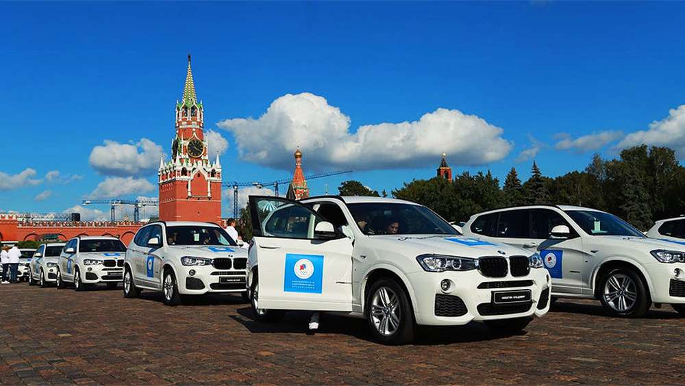 Синхронистку Ищенко на подаренном в Кремле BMW трижды за день остановили полицейские