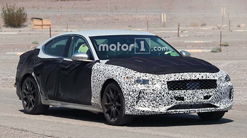 Седан Genesis G70 простестировали в пустыне