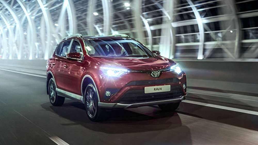 В России начался прием заказов на новую комплектацию кроссовера Toyota RAV4