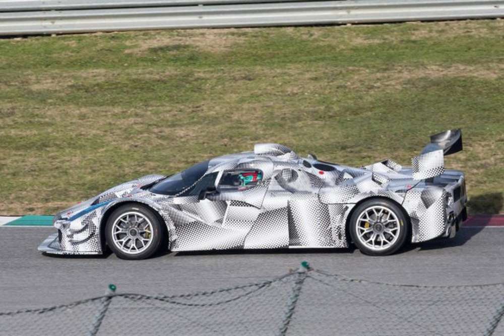 Шпионы сфотографировали гоночный Ferrari для Ле-Мана