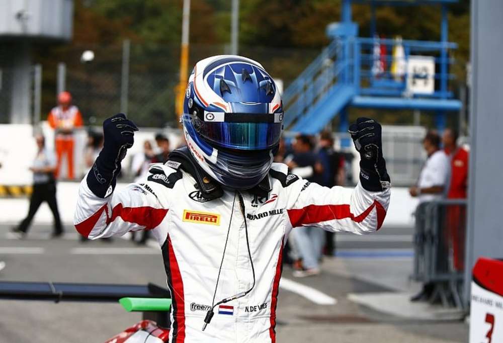 Дебютная победа Ника де Вриса в GP3, сход Шарля Леклера