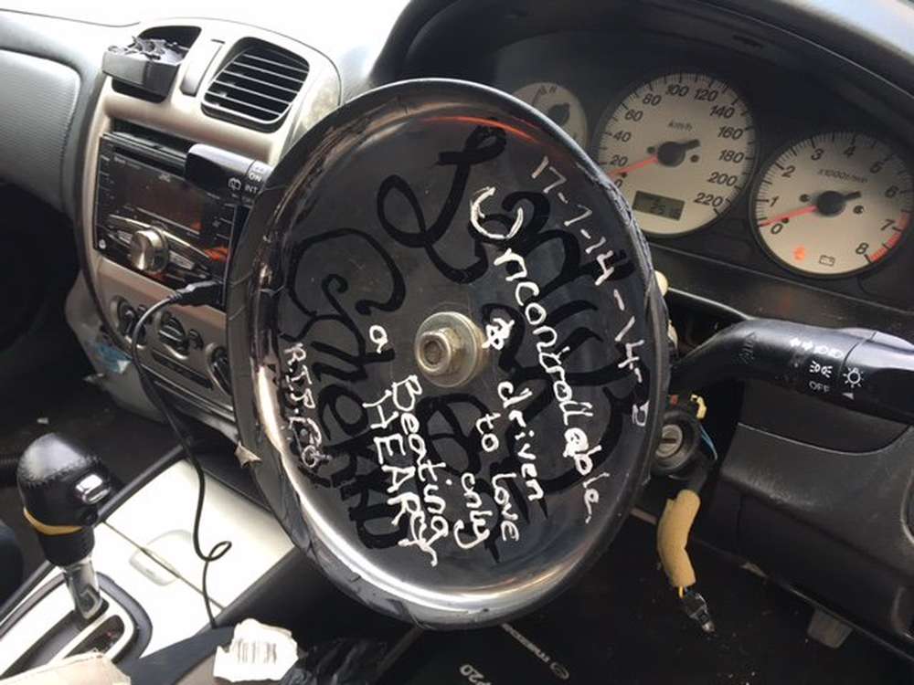 В Австралии под суд отправлен водитель, заменивший руль на Mazda сковородкой