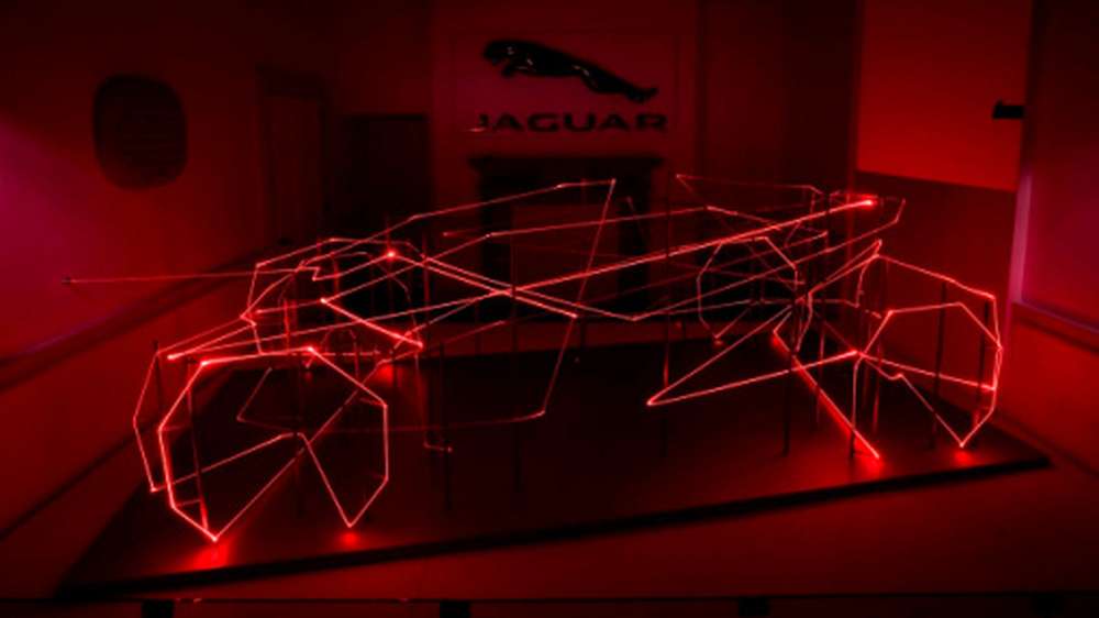 Jaguar создал для биеннале в Лондоне лазерное шоу