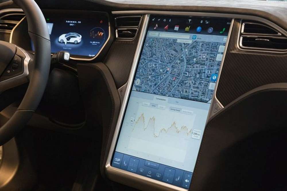 В Нидерландах водитель электромобиля Tesla погиб при столкновении с деревом