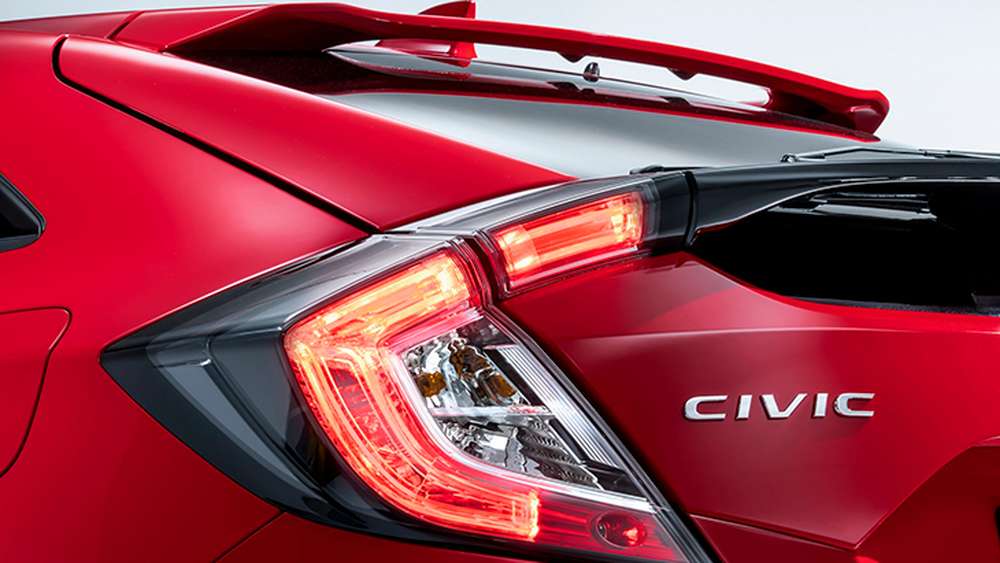 Honda показала тизер нового хэтчбека Civic для Европы
