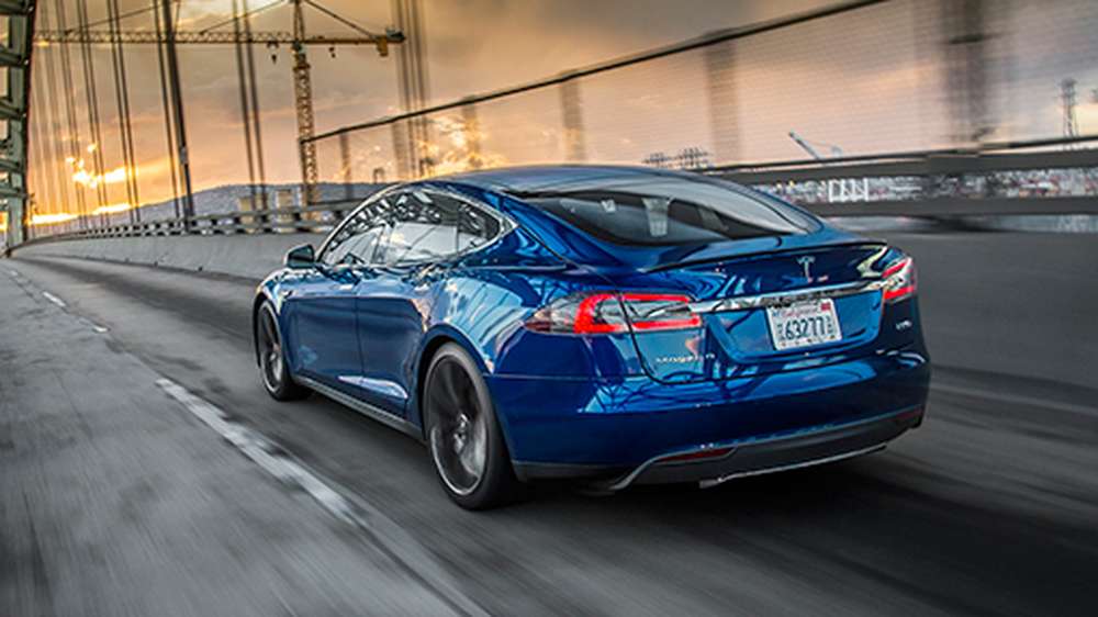 Tesla улучшит программное обеспечение для автопилотов