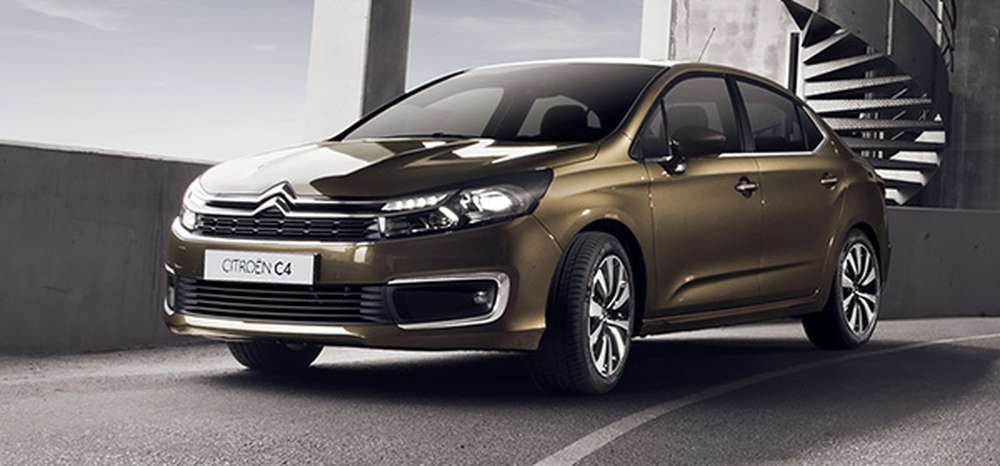 Citroen рассекретил обновленный седан С4 для России