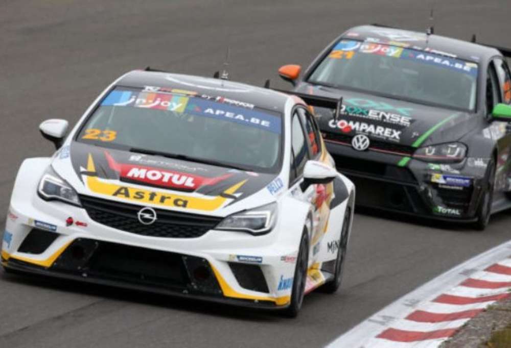 Машина Opel Astra TCR получит дополнительные 10 кг