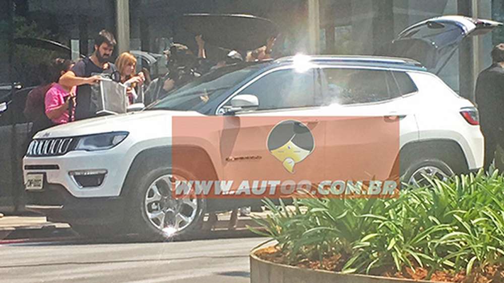 Новый Jeep Compass сфотографировали без камуфляжа