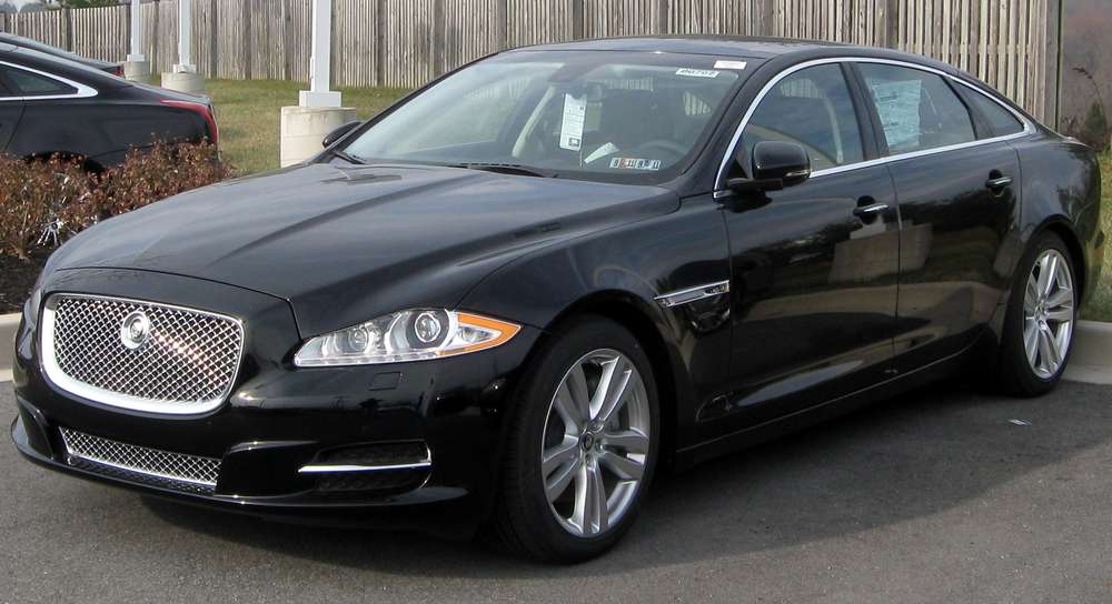 Jaguar XJ обновится к осени 2014 года