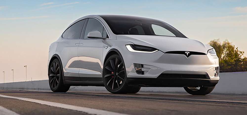 Tesla выпустила обновление программного обеспечения