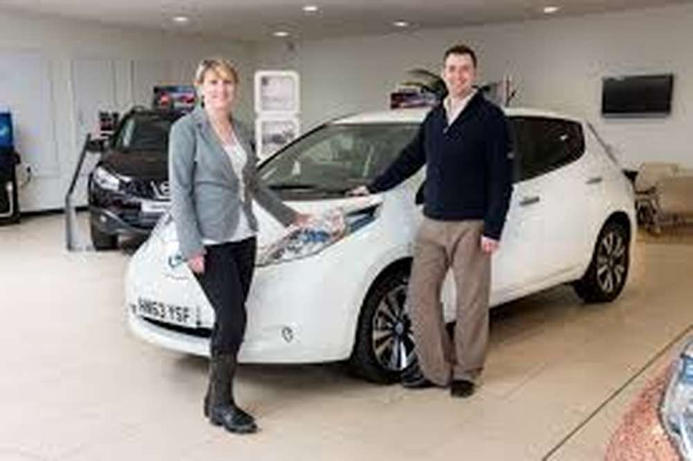 Nissan продал 100 000 электрокаров Leaf