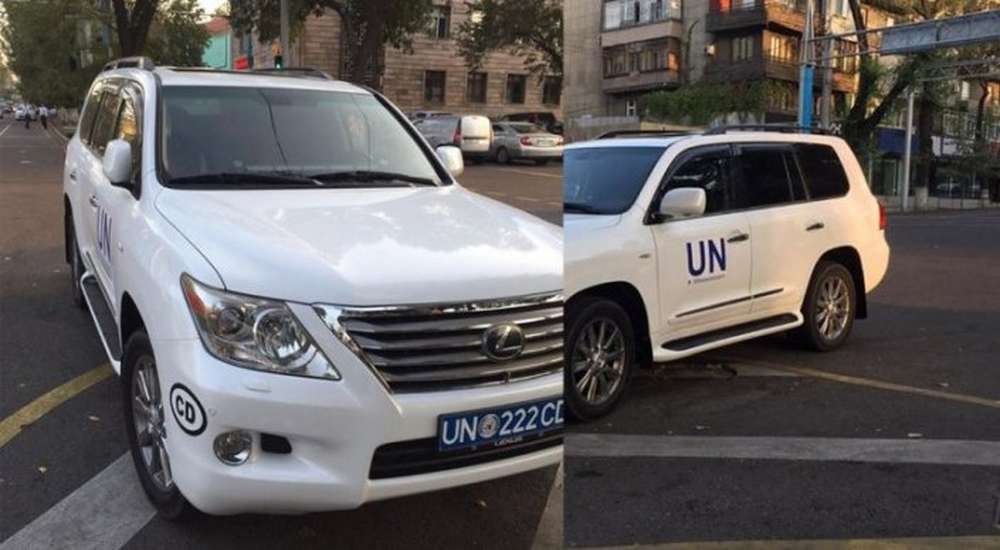 Внедорожник с номером ООН привлек внимание журналистов в Алматы