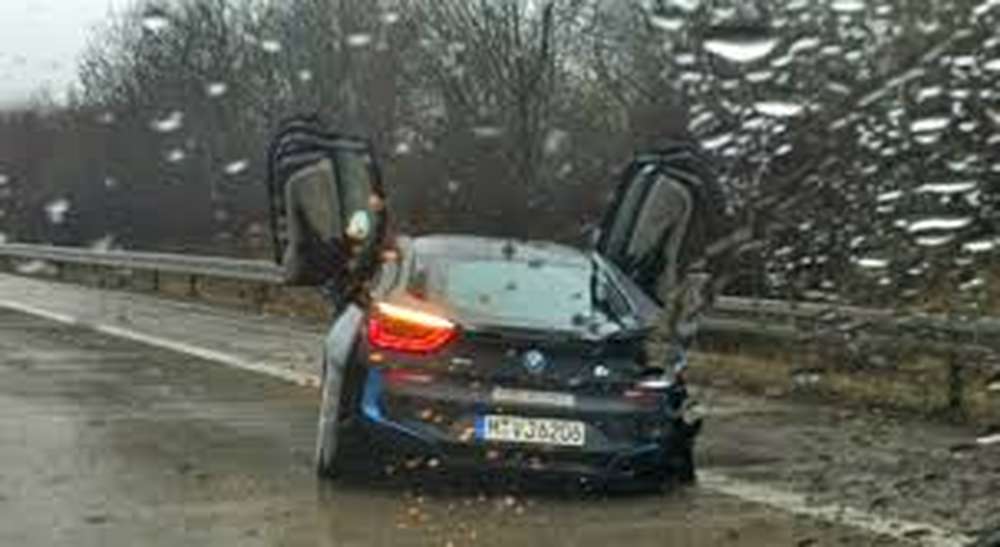 Суперкар BMW i8 впервые попал в ДТП