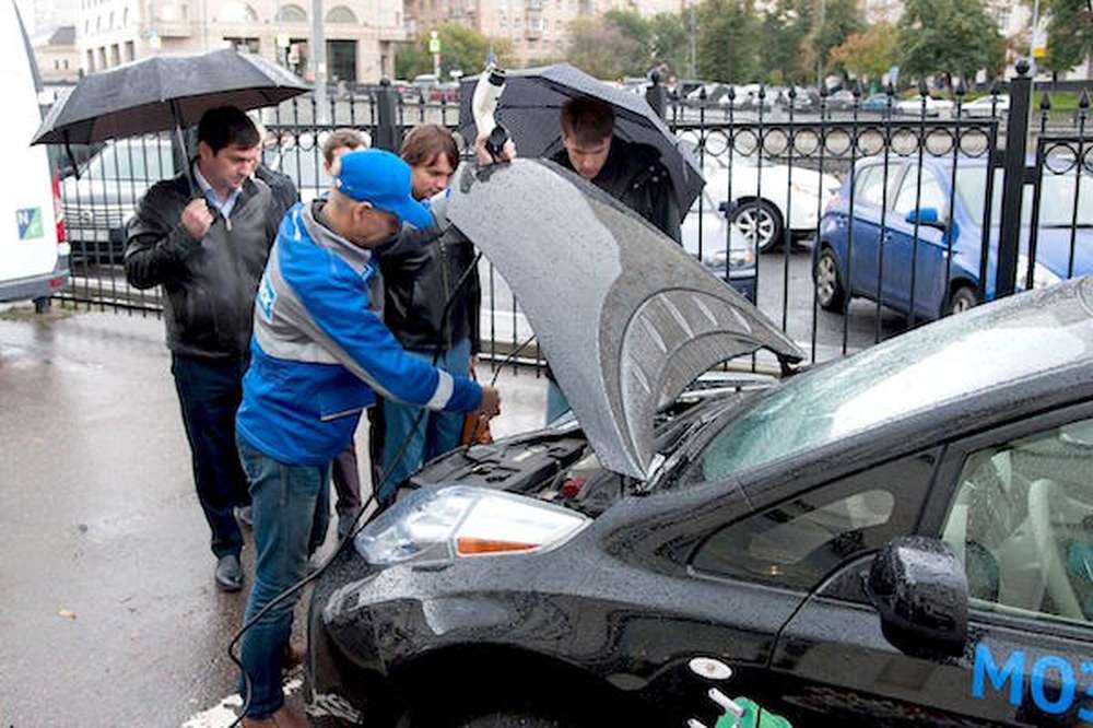 В Москве могут ввести штрафы за нарушение парковки возле электрозарядок