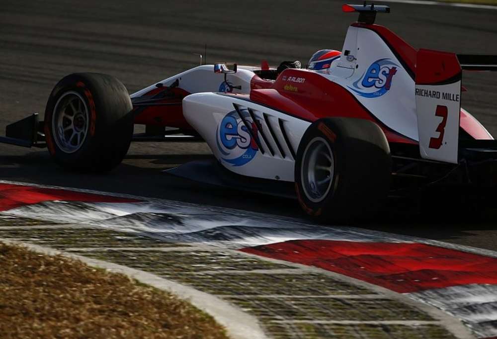 Александр Албон выиграл первую гонку GP3 на Сепанге