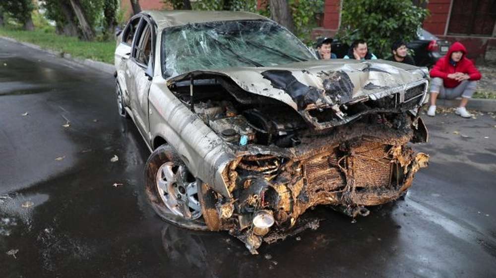 В центре Москвы автомобиль Daewoo рухнул в Яузу, водитель выжил