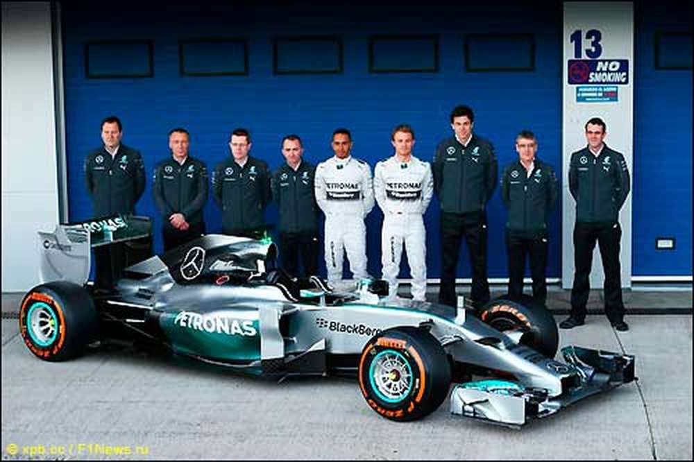 Команда Mercedes представила F1 W05