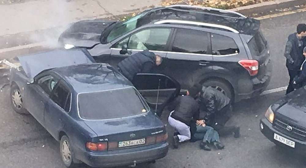 В центре Алматы в ДТП пострадали девушка и мужчина