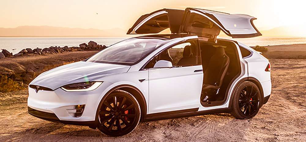 Tesla пообещала создать полноценный автопилот с суперкомпьютером