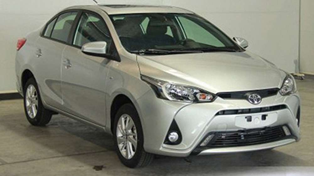 Появились фотографии нового седана Toyota