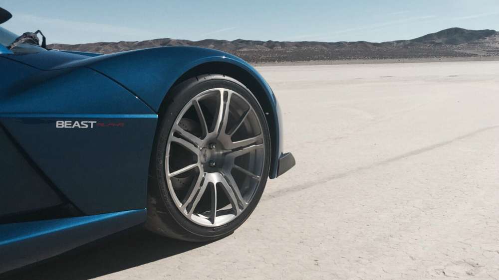 Производитель суперкаров Rezvani показал тизер Beast Alfa