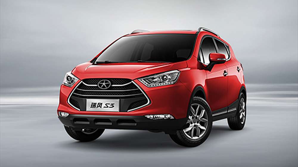В России будут продавать новый компактный кроссовер JAC S3