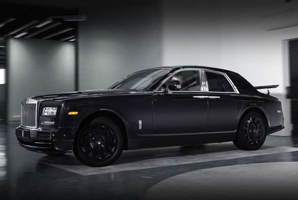 В Петербурге у бизнесмена украли Rolls-Royce стоимостью более 20 млн рублей