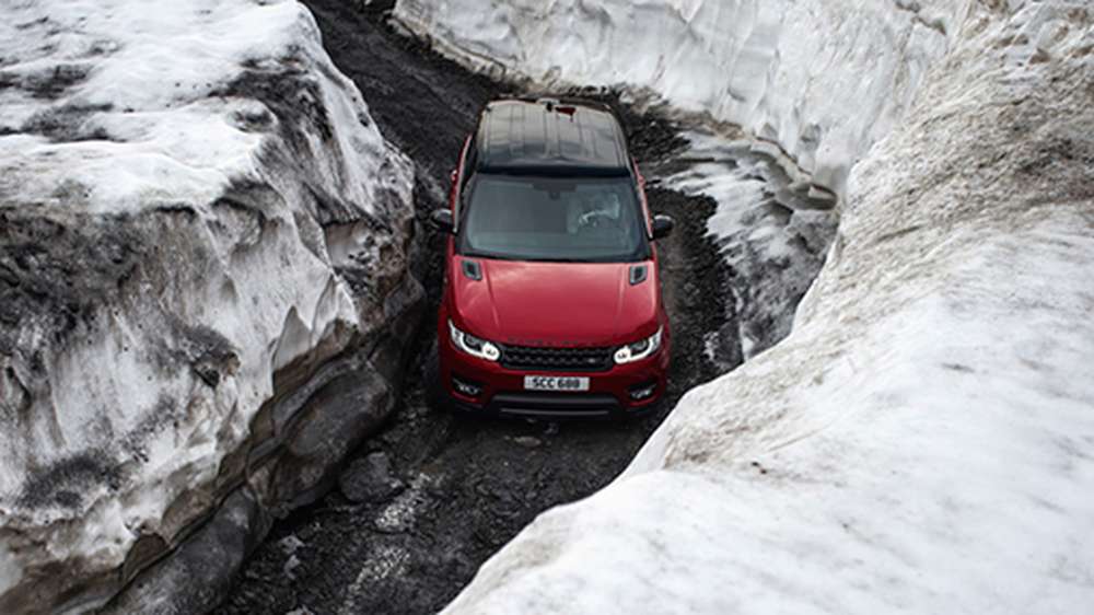 Бывший Стиг устроил Downhill на Range Rover Sport