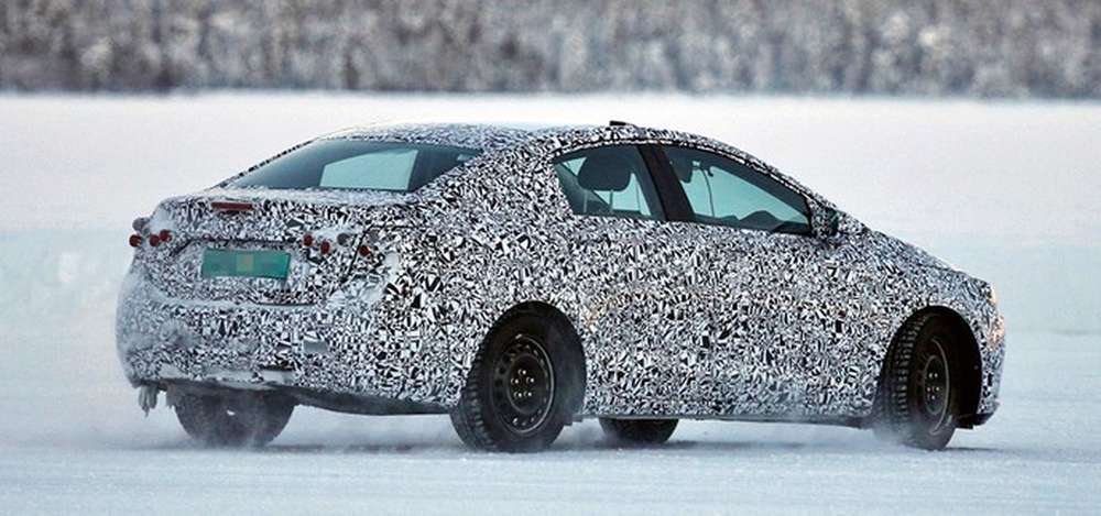 Новый Chevrolet Cruze проехался на камеру