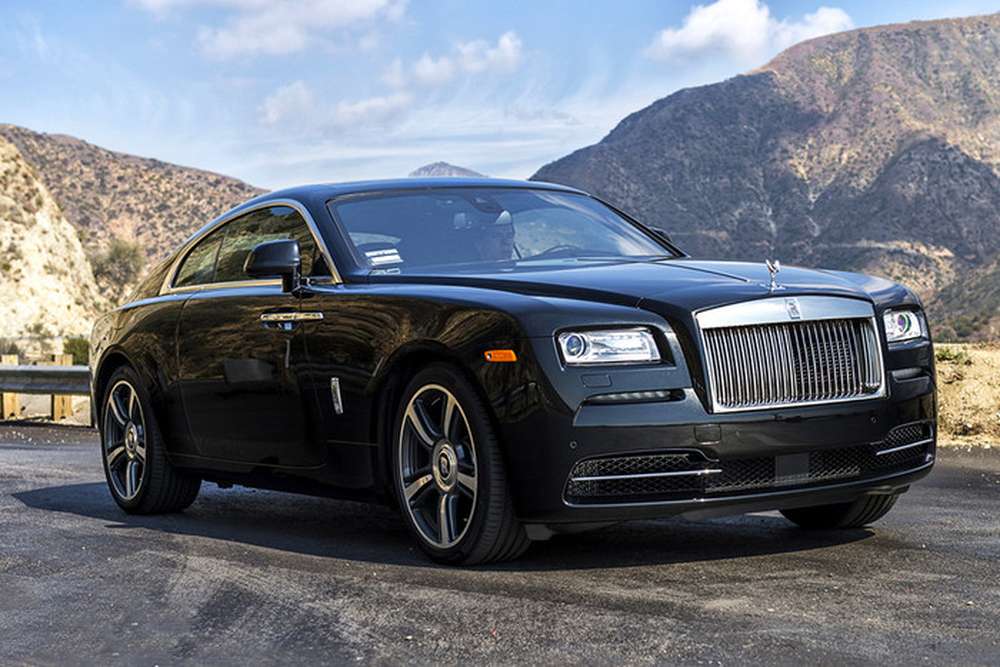 В России с начала года продали 93 автомобиля Rolls-Royce