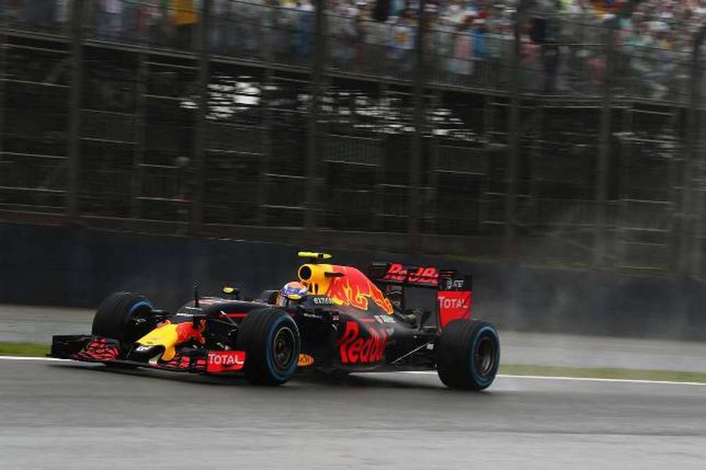 Red Bull Racing посвятили успех памяти сотрудника