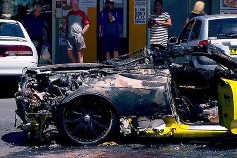 В Сиднее ограбили водителя загоревшегося Ferrari