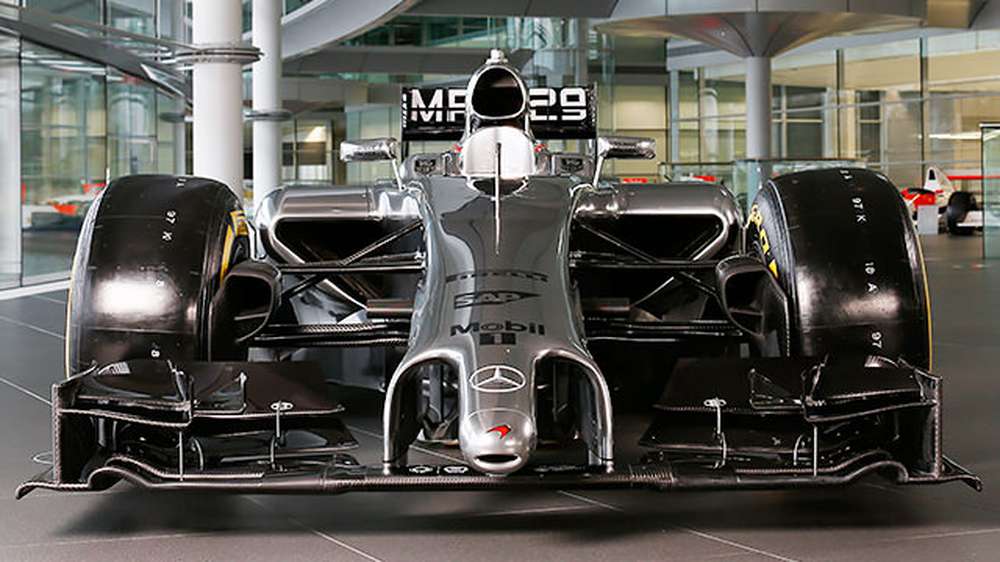 360 градусов вокруг новой машины McLaren