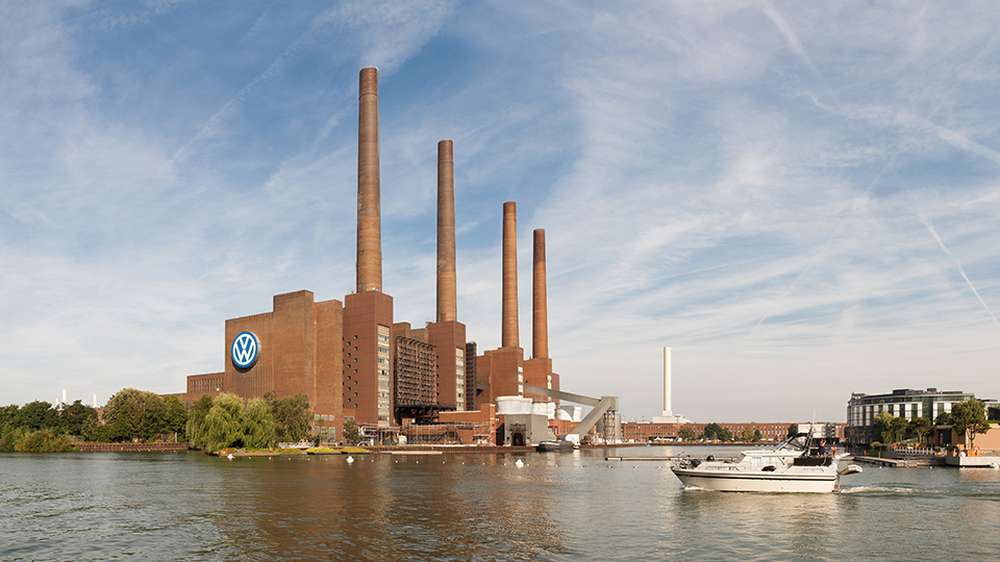 Volkswagen уволит 30 тысяч человек