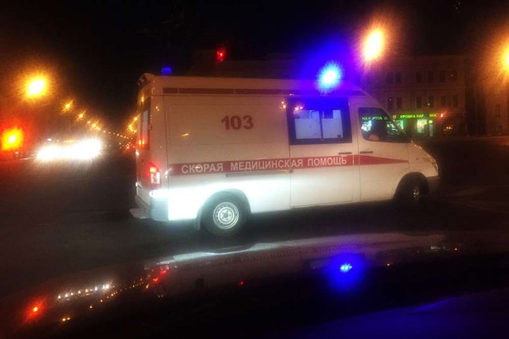 В Подмосковье при столкновении легковушки с автопоездом погибли двое человек