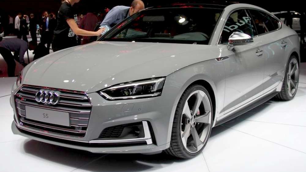 Audi раскрыла прайс-листы нового хэтчбека A5 в России