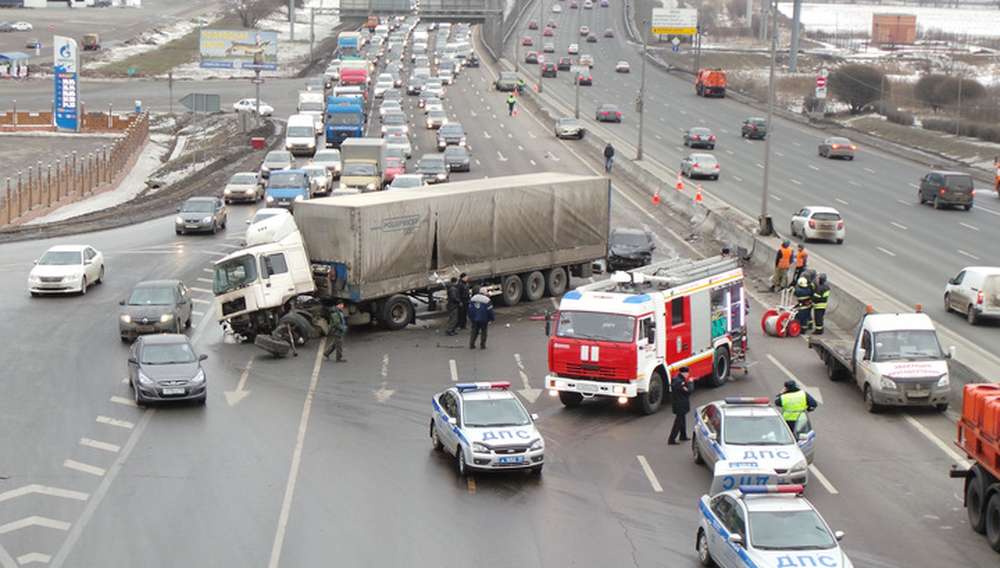 На МКАД крупная авария парализовала движение