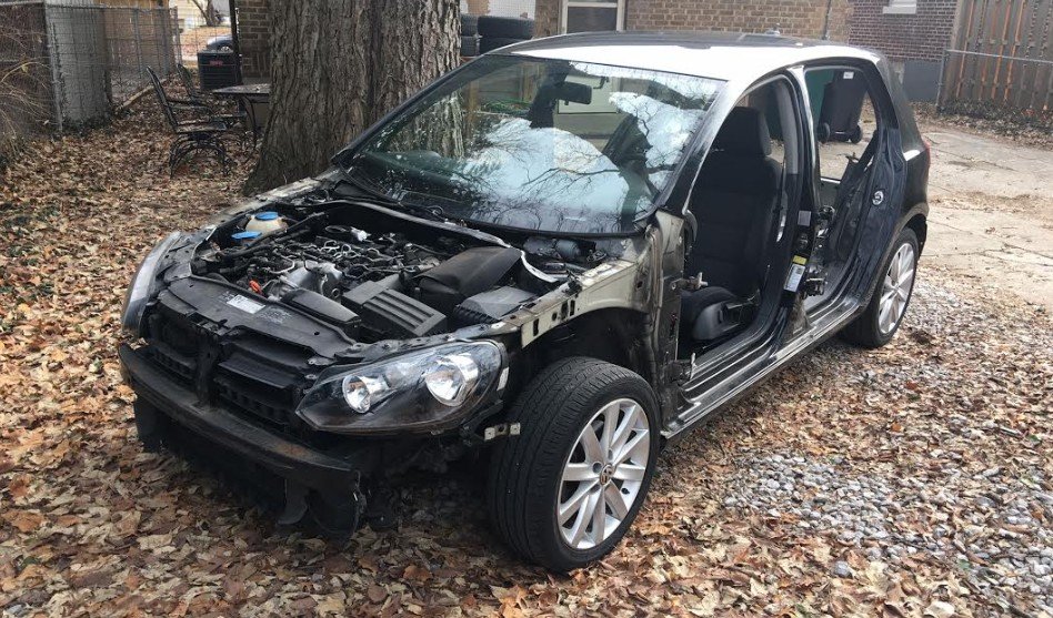 Американец почти полностью «раздел» свой дизельный Volkswagen Golf перед возвратом дилеру