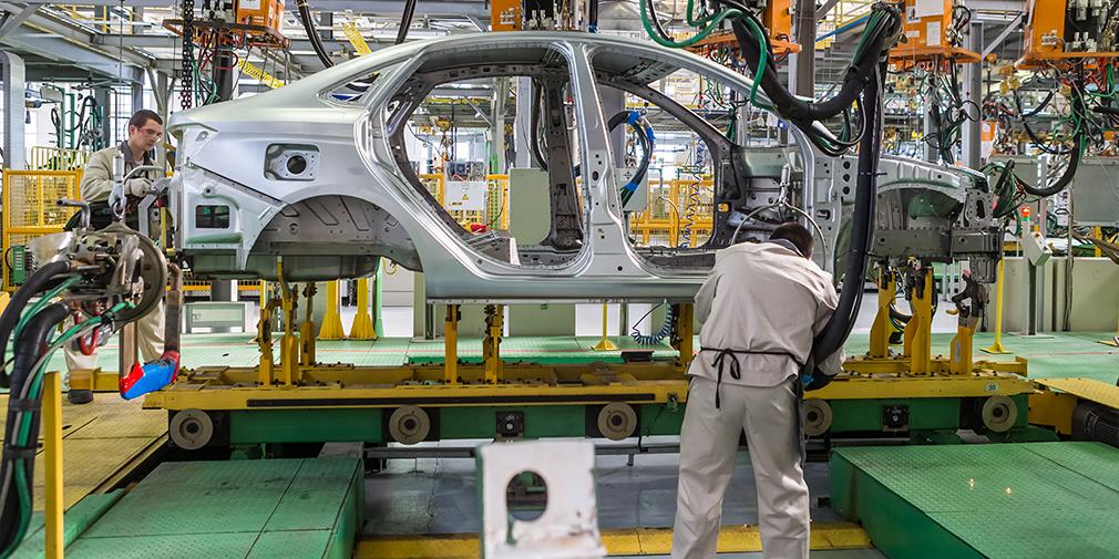 В автомобилях Lada стало больше российских комплектующих