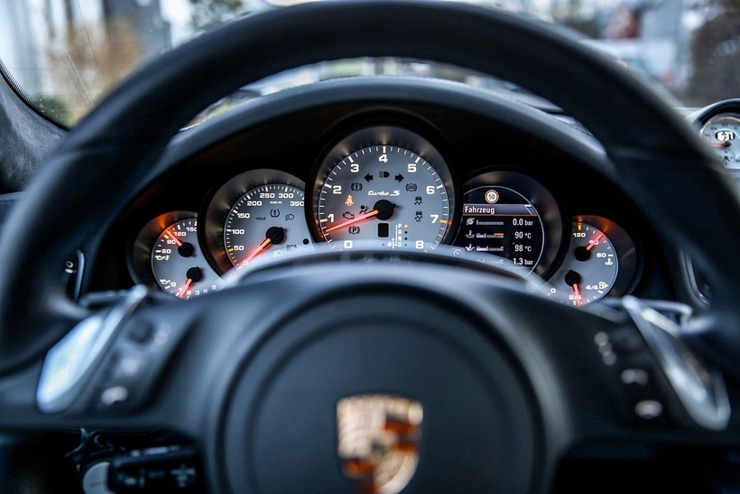 Porsche заплатит московской семье более 25 млн рублей за пожар