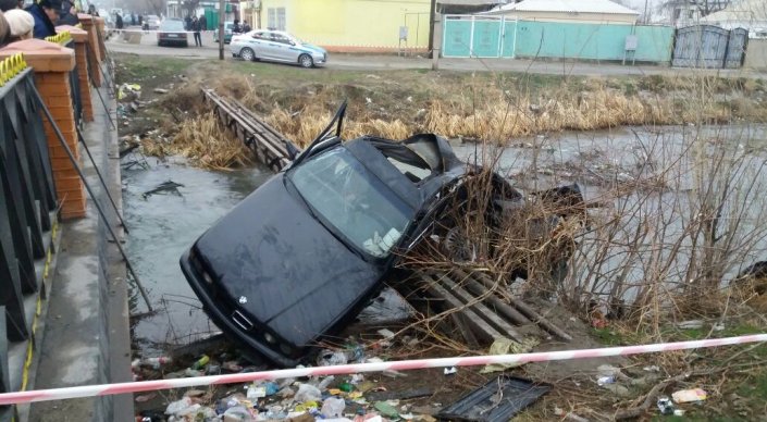 Двое погибли в жуткой аварии в Таразе