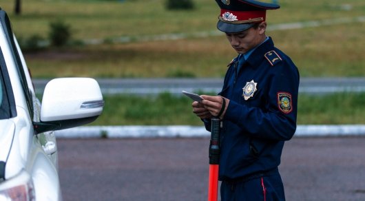 Пешим нарядам полиции запретят останавливать авто в Казахстане