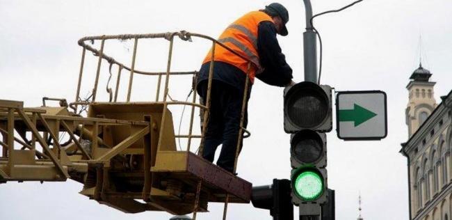 В Киеве появились новые светофоры и пешеходные переходы