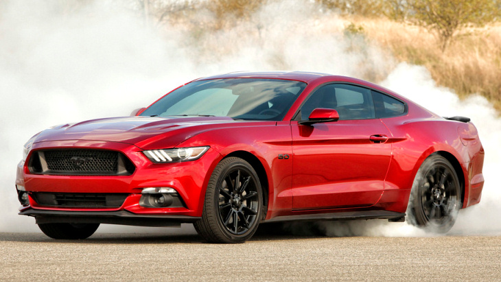 Ford выпустит гибридные версии Mustang и F-150