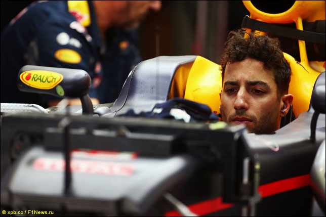 Риккардо первым сядет за руль новой RB13