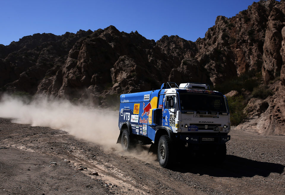 Дакар-2017: Экипажи «КАМАЗ-мастера» увеличивают отрыв от IVECO