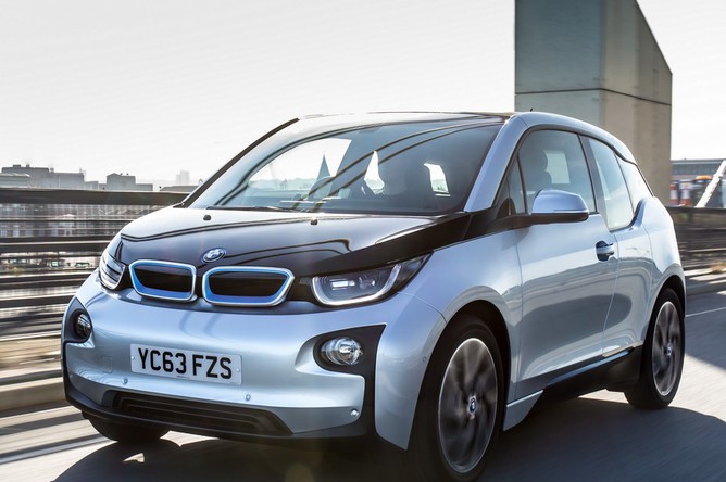 BMW назвала стоимость нового i3 в России